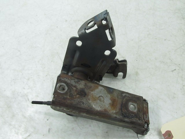 2004-2007 VOLKSWAGEN TOUAREG OEM FRONT CENTER E-BRAKE SUPPORT BRACKET 
