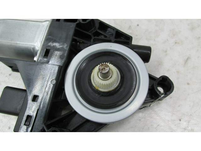 2011-2018 DODGE JOURNEY OEM RIGHT FRONT DOOR WINDOW MOTOR  