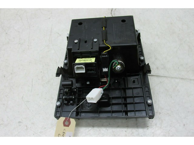 2014-2016 KIA CADENZA OEM FRONT CENTER CONSOLE STORAGE AUX USB PORT 