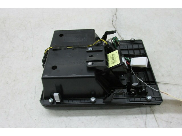 2014-2016 KIA CADENZA OEM FRONT CENTER CONSOLE STORAGE AUX USB PORT 