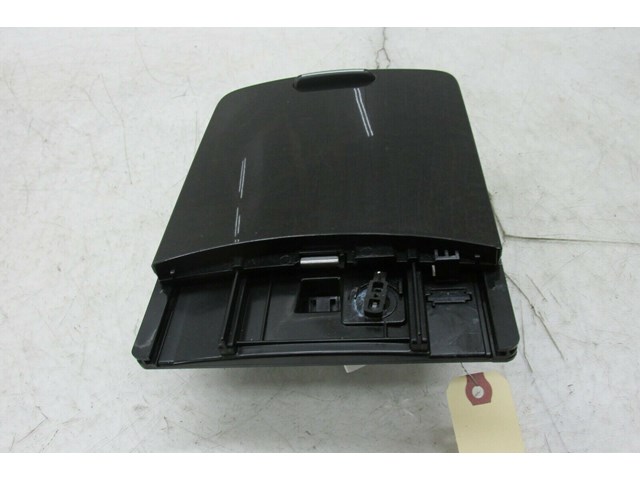 2014-2016 KIA CADENZA OEM FRONT CENTER CONSOLE STORAGE AUX USB PORT 