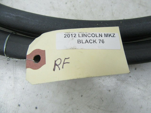 2010-2012 LINCOLN MKZ OEM RIGHT FRONT DOOR INNER ON BODY WHETHER STRIP SEAL 