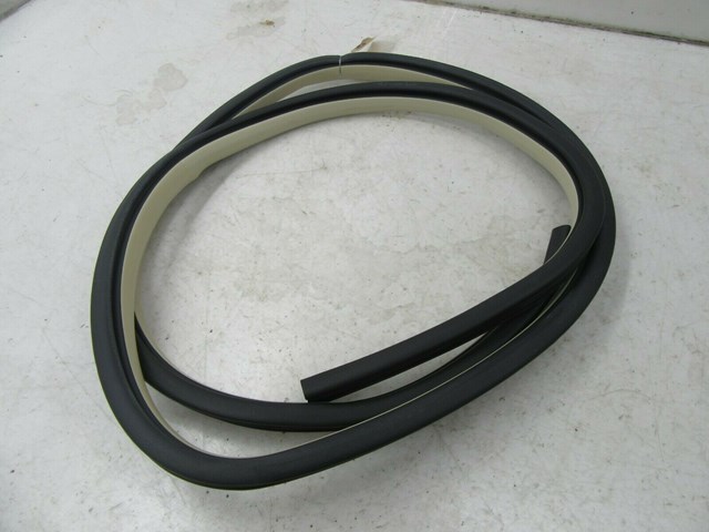 2010-2012 LINCOLN MKZ OEM RIGHT REAR DOOR INNER ON BODY WHETHER STRIP SEAL 