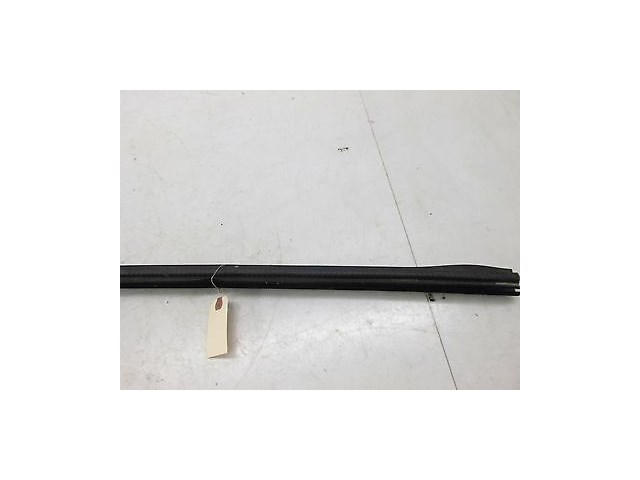 2002-2006 CADILLAC ESCALADE OEM LEFT REAR INNER WINDOW SWEEP 
