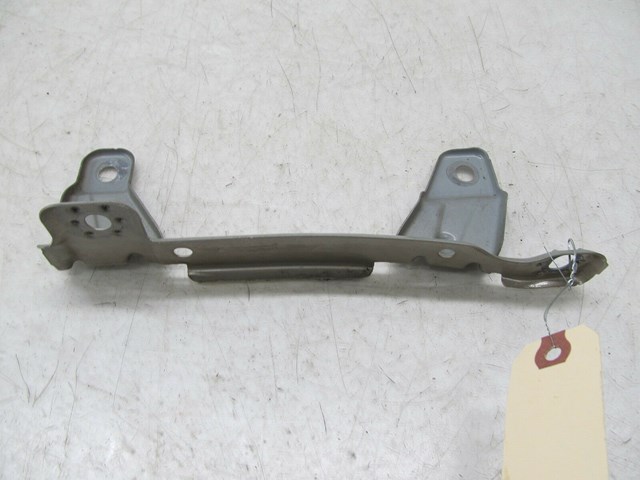 2003-2006 MERCEDES E500 W211 OEM LEFT FRONT FENDER SUPPORT BRACKET