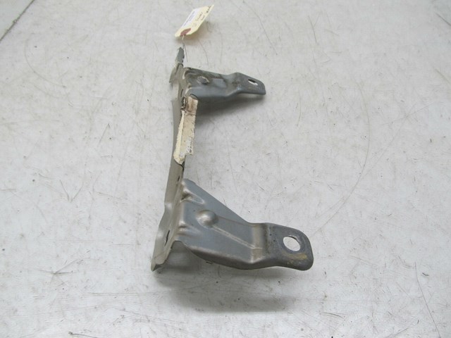 2003-2006 MERCEDES E500 W211 OEM LEFT FRONT FENDER SUPPORT BRACKET