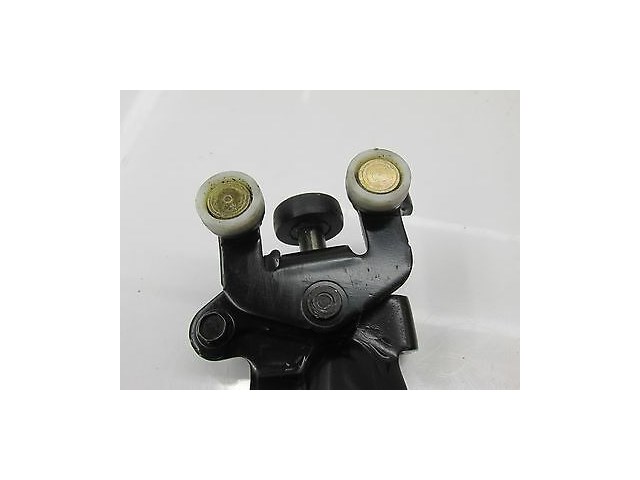 2004-2006 NISSAN QUEST OEM LEFT REAR DRIVER SIDE LOWER SLIDER ROLLER HINGE