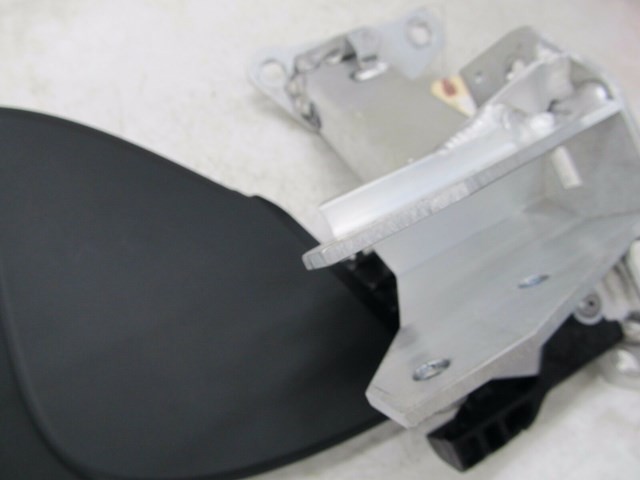 2013-2015 PORSCHE BOXSTER 981 OEM LEFT REAR SOFT TOP FLAP ACTUATOR BRACKET