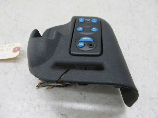 2003-2004 LAND ROVER DISCOVERY OEM REAR VOLUME MODE HEADPHONES CONTROL ASSY