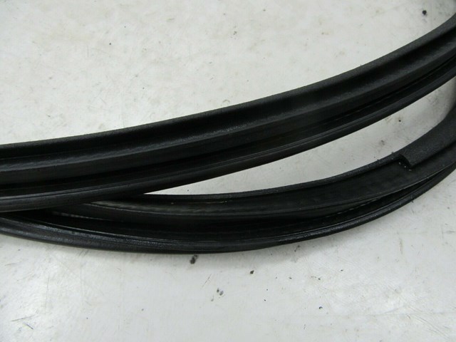 2013-2018 INFINITI QX60 JX35 OEM RIGHT FRONT PASSENGER SIDE DOOR INNER SEAL