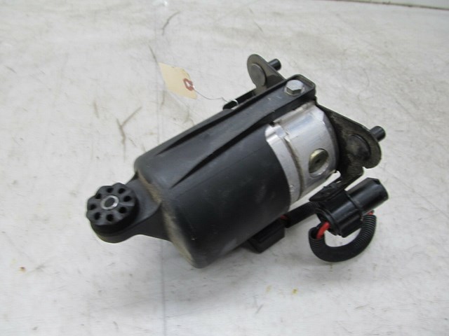  2003-2006 RANGE ROVER HSE OEM LEFT FRONT BRAKE VACCUM PUMP 