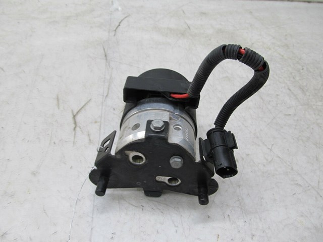  2003-2006 RANGE ROVER HSE OEM LEFT FRONT BRAKE VACCUM PUMP 