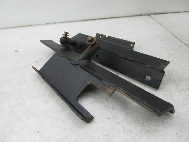 2007-2012 MERCEDES GL450 X164 OEM RIGHT SIDE STEP BRACKET SUPPORT HOLDERS 