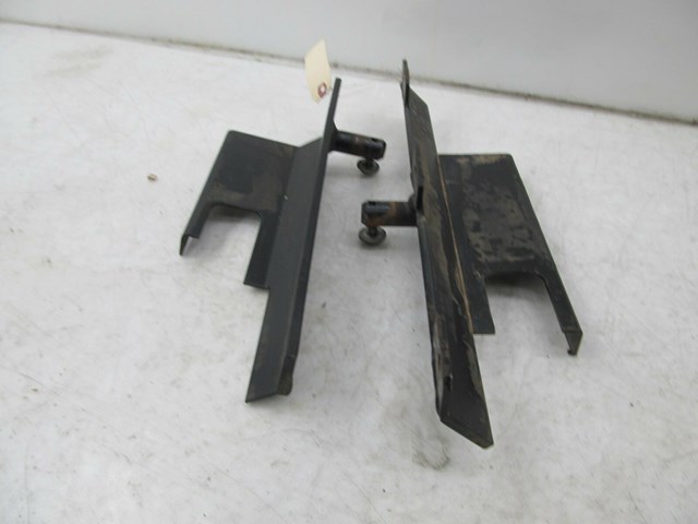 2007-2012 MERCEDES GL450 X164 OEM RIGHT SIDE STEP BRACKET SUPPORT HOLDERS 