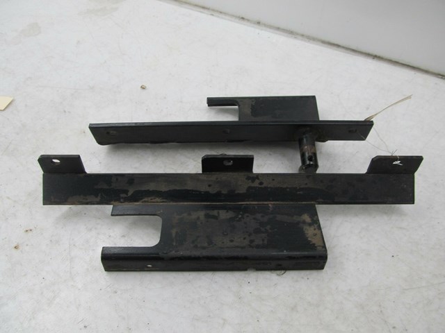2007-2012 MERCEDES GL450 X164 OEM RIGHT SIDE STEP BRACKET SUPPORT HOLDERS 