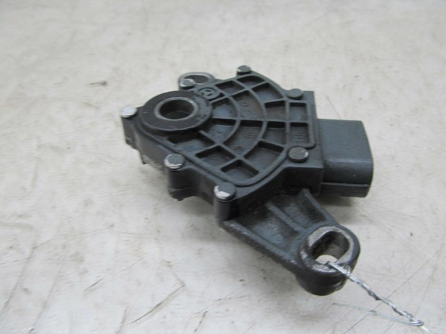  2004-2007 LEXUS RX350 OEM TRANSMISSION GEAR SELECTOR 