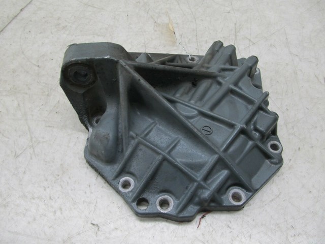  2004-2007 LEXUS RX350 OEM TRANSMISSION COVER MOUNT BRACKET 