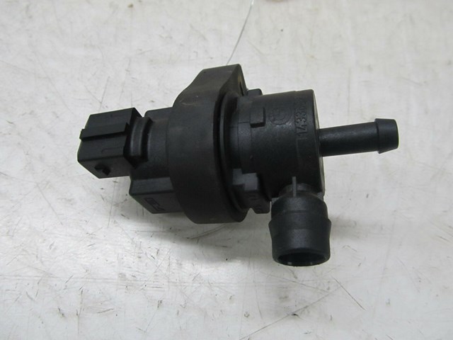  2003-2006 RANGE ROVER HSE OEM FUEL TANK BREATHER 