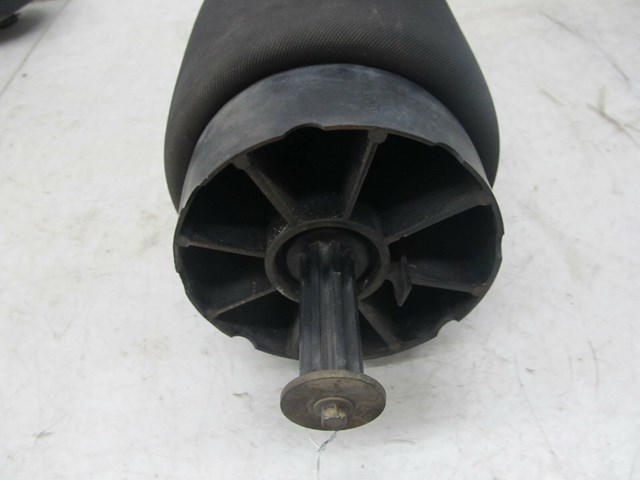  2003-2006 RANGE ROVER HSE OEM RIGHT REAR AIR SUSPENSION BAG SHOCK 