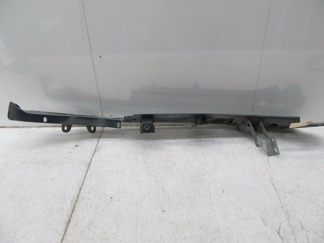 2004-2007 VOLKSWAGEN TOUAREG OEM LEFT FRONT FENDER BRACKET CARRIER