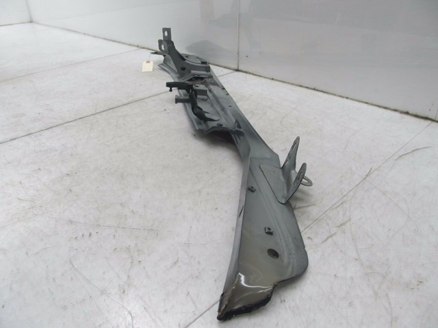 2004-2007 VOLKSWAGEN TOUAREG OEM LEFT FRONT FENDER BRACKET CARRIER