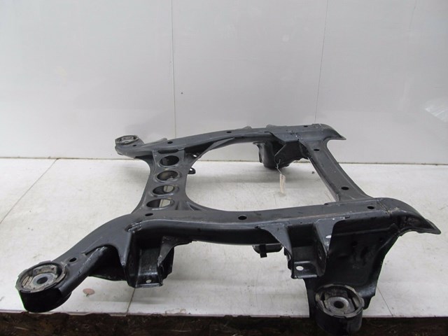 2004-2007 VOLKSWAGEN TOUAREG OEM FRONT CROSS MEMBER FRAME SUPPORT 