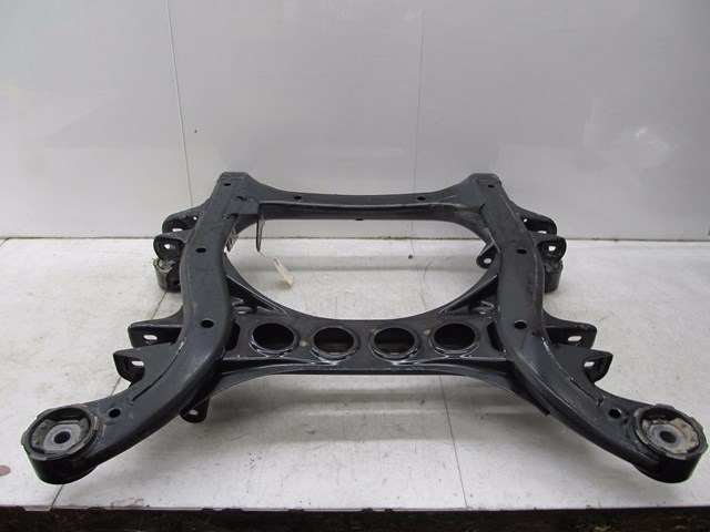 2004-2007 VOLKSWAGEN TOUAREG OEM FRONT CROSS MEMBER FRAME SUPPORT 