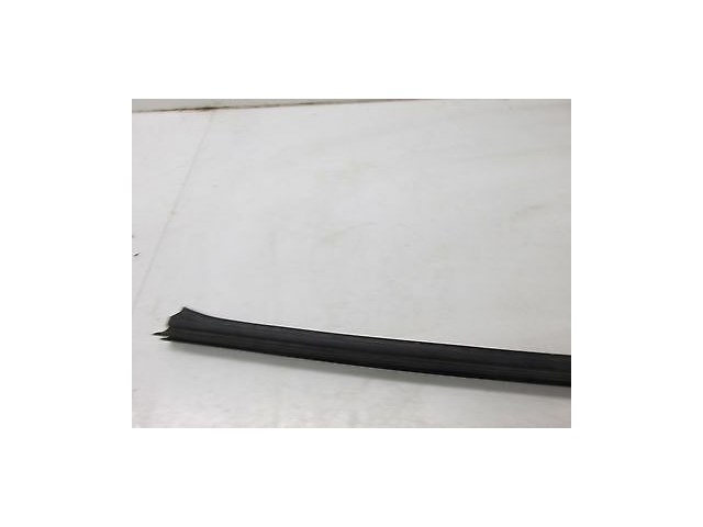 2002-2006 CADILLAC ESCALADE OEM RIGHT FRONT DOOR INNER SWEEP 