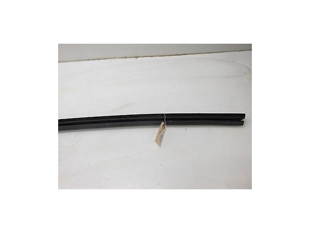 2002-2006 CADILLAC ESCALADE OEM RIGHT FRONT DOOR INNER SWEEP 