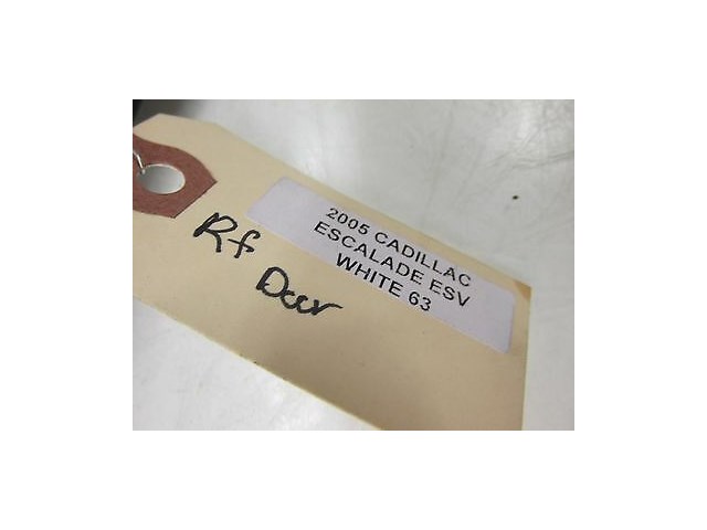 2002-2006 CADILLAC ESCALADE OEM RIGHT FRONT DOOR INNER SWEEP 