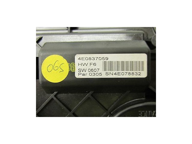  2004-2006 AUDI A8 L QUATTRO D3 OEM LEFT SIDE REAR DOOR CLOSE ASSIST CONTROL