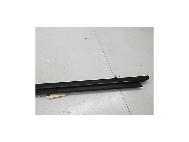 2002-2006 CADILLAC ESCALADE OEM LEFT REAR OUTER WINDOW SWEEP 