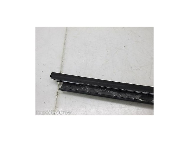 2002-2006 CADILLAC ESCALADE OEM LEFT REAR OUTER WINDOW SWEEP 