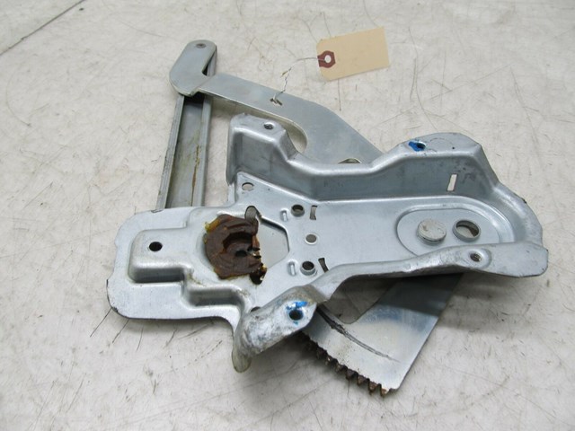 2003-2004 LAND ROVER DISCOVERY OEM LEFT REAR DOOR WINDOW TRACK REGULATOR 