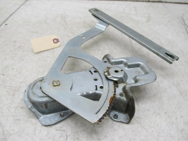 2003-2004 LAND ROVER DISCOVERY OEM LEFT REAR DOOR WINDOW TRACK REGULATOR 