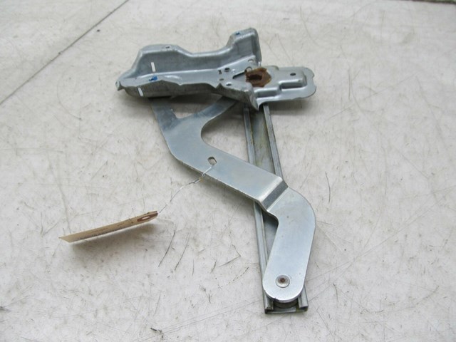 2003-2004 LAND ROVER DISCOVERY OEM LEFT REAR DOOR WINDOW TRACK REGULATOR 