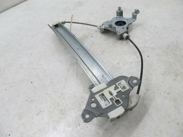 2007-2015 NISSAN XTERRA OEM LEFT REAR PASSENGER DOOR WINDOW TRACK 