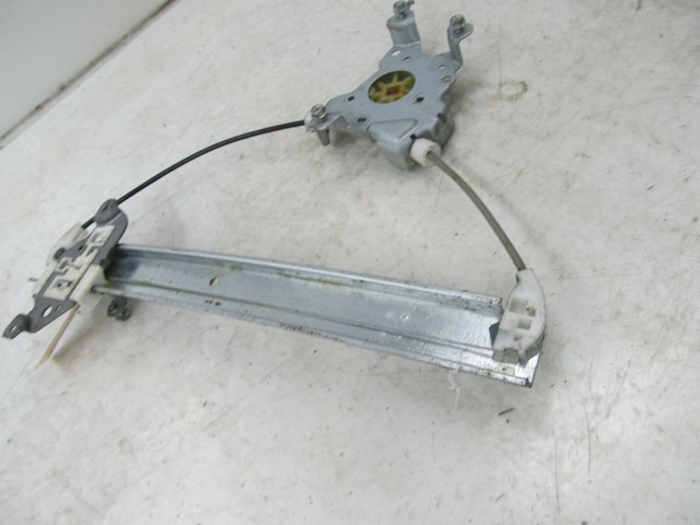 2007-2015 NISSAN XTERRA OEM RIGHT REAR PASSENGER DOOR WINDOW TRACK 