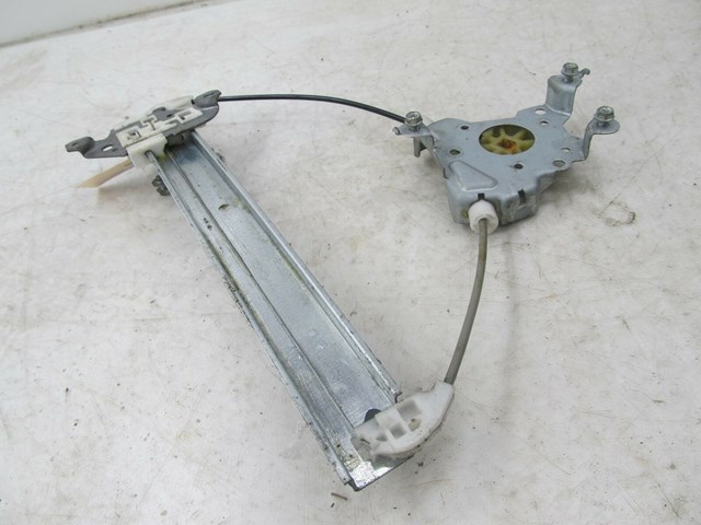 2007-2015 NISSAN XTERRA OEM RIGHT REAR PASSENGER DOOR WINDOW TRACK 