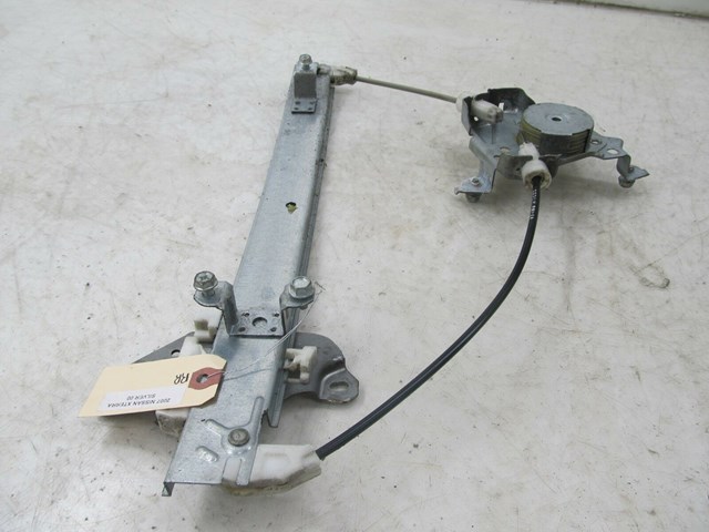 2007-2015 NISSAN XTERRA OEM RIGHT REAR PASSENGER DOOR WINDOW TRACK 