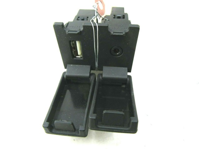 2016-2018 ACURA RDX OEM CENTER CONSOLE USB AUX AUXILIARY INPUT CONNECTION