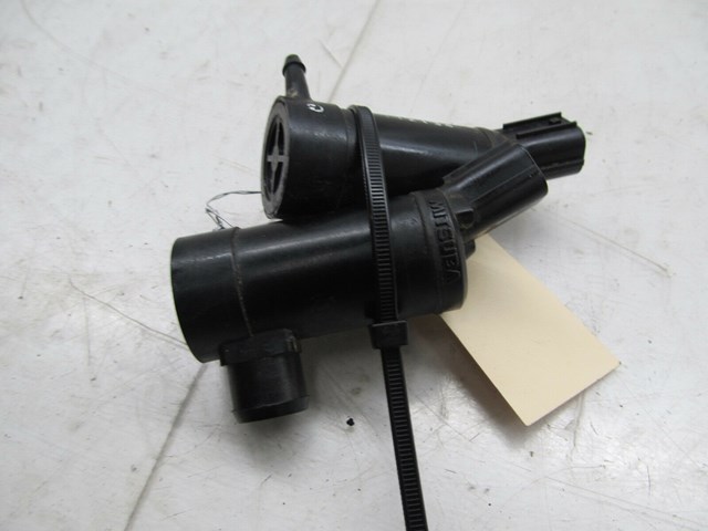 2010-2014 SUBARU IMPREZA OEM FRONT WINDOW WINDSHIELD FLUID PUMP PAIR (2)