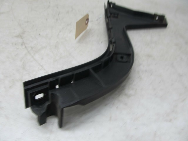 2006-2013 VOLVO C70 T5 OEM RIGHT REAR PASSENGER BUMPER MOUNTING BRACKET CLIP