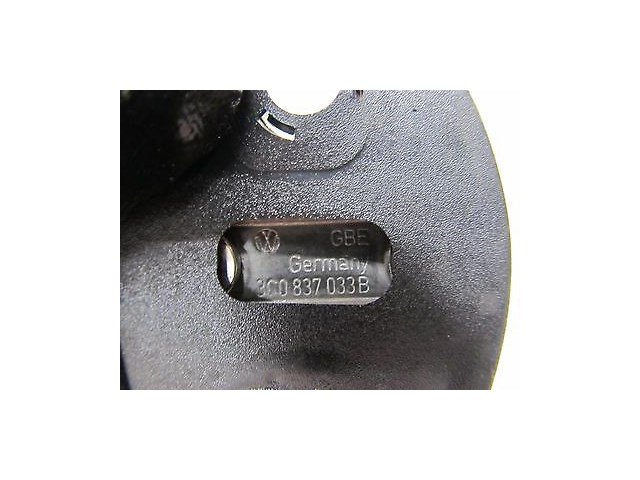 2009-2016 VOLKSWAGEN CC OEM LEFT FRONT DRIVER DOOR CATCH LATCH 3C0837033B