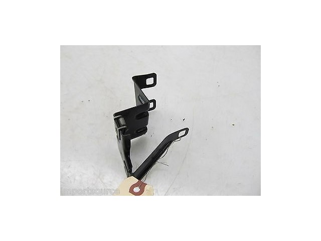 2001-2005 MERCEDES C240 W203 OEM LEFT FRONT BRACKET #3