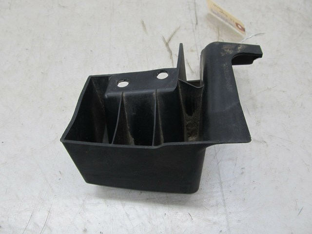  2003-2006 RANGE ROVER HSE OEM LEFT REAR BUMPER BRACKET 