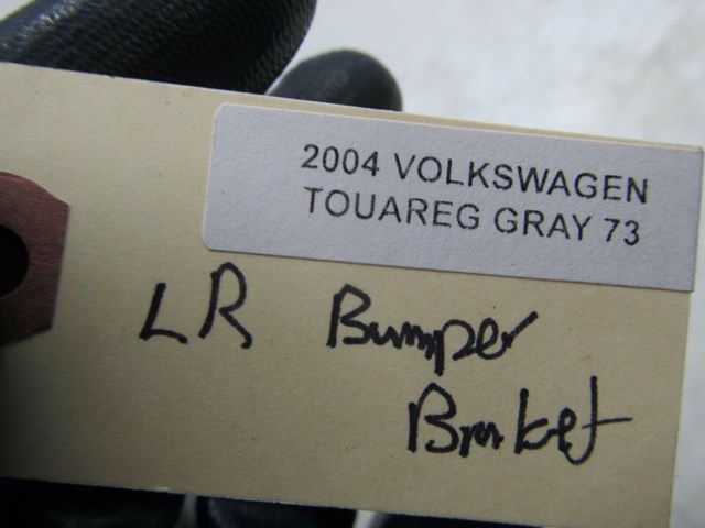 2004-2007 VOLKSWAGEN TOUAREG OEM LEFT REAR BUMPER GUIDE MOUNT BRACKET 7L6807393