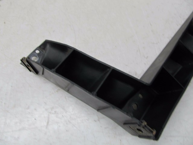 2004-2007 VOLKSWAGEN TOUAREG OEM RIGHT REAR BUMPER MOUNT BRACKET 7L6807862