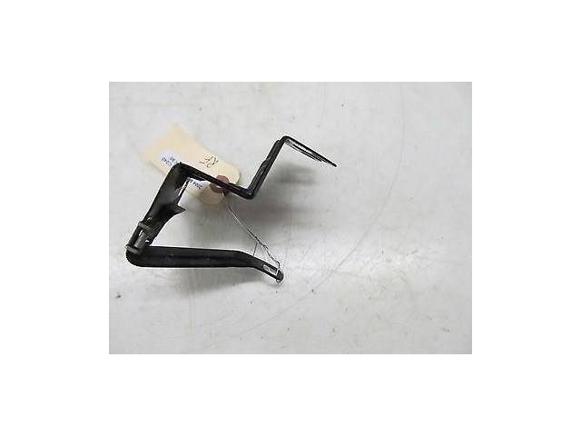 2001-2005 MERCEDES C240 W203 OEM RIGHT FRONT BRACKET #3