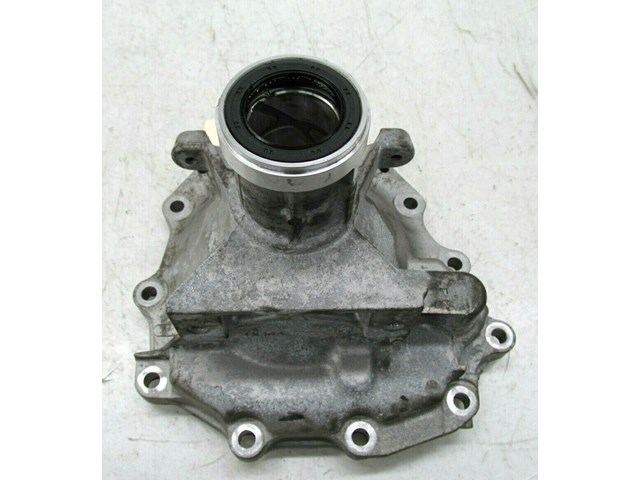   2011-2018 INFINITI M37 Q70 OEM REAR TRANSMISSION HOUSING COVER 